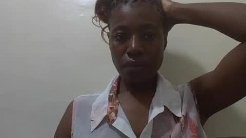 Snapshot of bubbly_jocyce chatting on June 20, 11:35 am talisha online show from June 20, 11:35 am