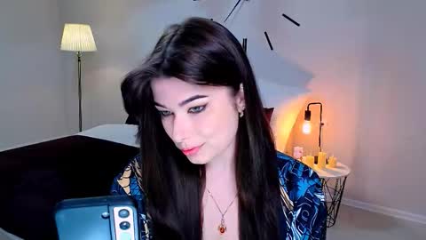 Ari online show from February 15, 3:31 pm