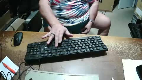 Snapshot of bucku2 chatting on December 5, 10:23 pm Bucku2 online show from December 5, 10:23 pm