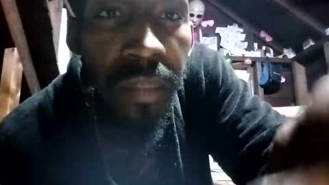 Snapshot of buddylovex chatting on May 21, 9:27 am buddylovex online show from May 21, 9:27 am