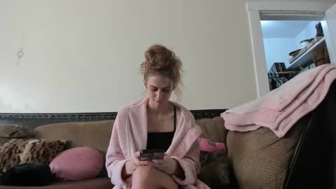 Buffy online show from December 14, 9:45 pm