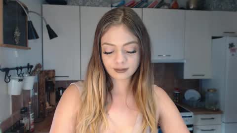 Snapshot of buffyextasy chatting on May 6, 4:56 pm Buffy online show from May 6, 4:56 pm