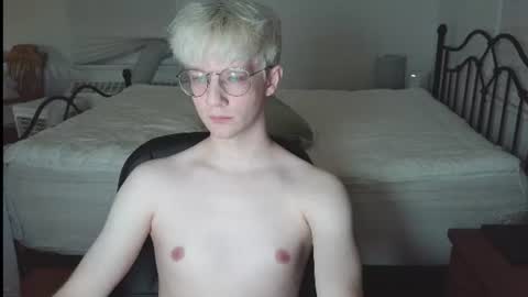 Snapshot of bugboy08 chatting on June 25, 3:39 am bugboy08 online show from June 25, 3:39 am