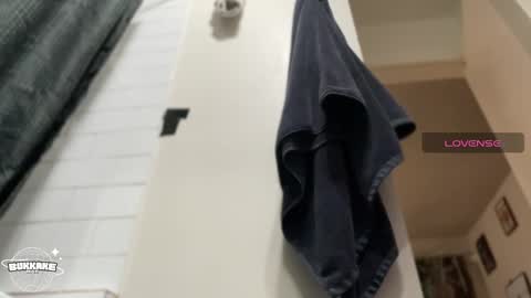 Snapshot of bukkakebae chatting on December 23, 10:10 am bukkakebae online show from December 23, 10:10 am