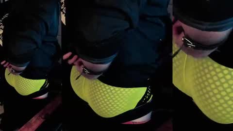 Snapshot of bulging_panties chatting on October 1, 12:55 pm Fluid Fantasy online show from October 1, 12:55 pm