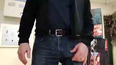 Snapshot of bulkyboners chatting on February 23, 9:11 am ejaculation for 250 online show from February 23, 9:11 am