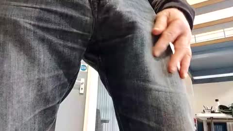 Snapshot of bulkyboners chatting on October 12, 8:13 am ejaculation for 250 online show from October 12, 8:13 am