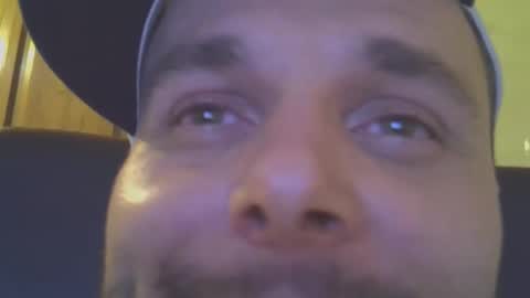 Snapshot of bull33_ chatting on October 11, 4:44 am bull33_ online show from October 11, 4:44 am