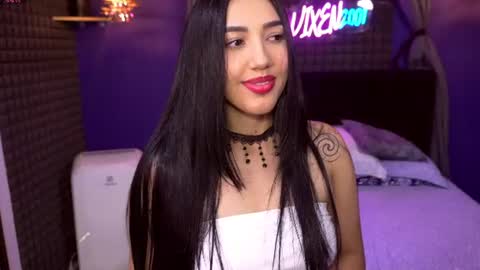 Snapshot of bull_vixen2001 chatting on June 18, 12:11 am Bunny and The Rock online show from June 18, 12:11 am