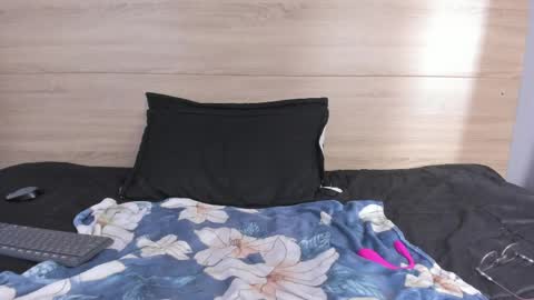 Snapshot of bulma_bambina_ chatting on April 30, 8:57 pm Bulma Bambina online show from April 30, 8:57 pm