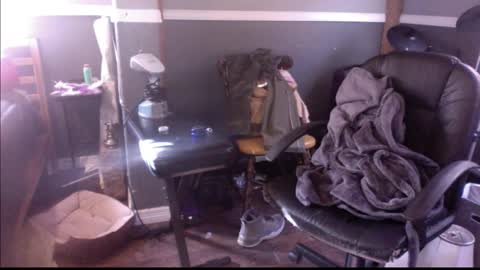 Snapshot of bungalowentertainment chatting on December 1, 6:13 pm Bungalow Entertainment online show from December 1, 6:13 pm