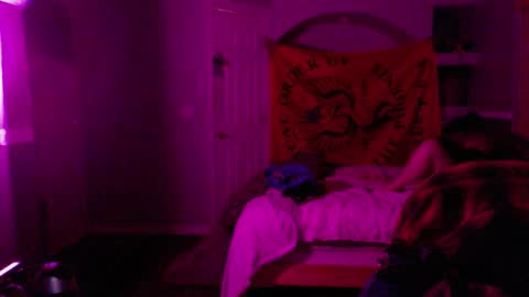 Snapshot of bungalowentertainment chatting on March 11, 2:17 am Bungalow Entertainment online show from March 11, 2:17 am