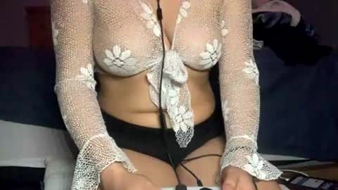 Snapshot of bunny15888 chatting on June 18, 5:08 am bunny15888 online show from June 18, 5:08 am