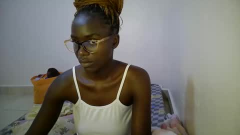 Snapshot of bunny_bliss1 chatting on May 11, 3:01 am bunny_bliss1 online show from May 11, 3:01 am