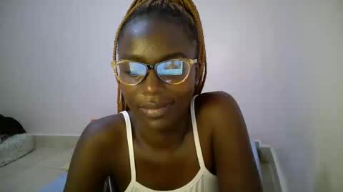 Snapshot of bunny_bliss1 chatting on May 19, 1:56 am bunny_bliss1 online show from May 19, 1:56 am