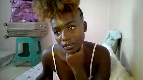 Snapshot of bunny_bliss1 chatting on June 11, 7:50 am bunny_bliss1 online show from June 11, 7:50 am