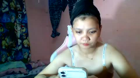 Snapshot of bunny_flower18 chatting on June 23, 10:57 am bunny_flower18 online show from June 23, 10:57 am