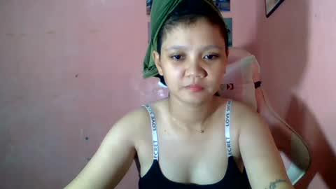 Snapshot of bunny_flower18 chatting on June 24, 10:14 am bunny_flower18 online show from June 24, 10:14 am