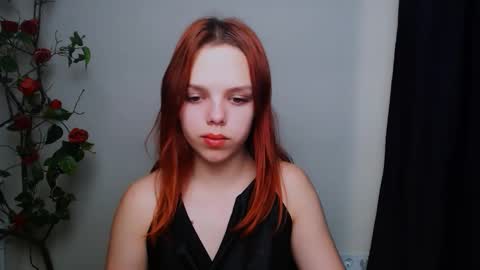 Snapshot of bunnybloom_ chatting on November 19, 8:20 pm Ariel online show from November 19, 8:20 pm