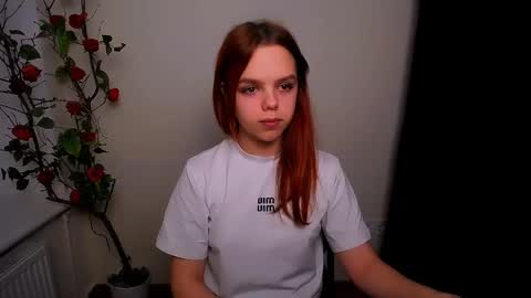 Snapshot of bunnybloom_ chatting on March 3, 9:21 pm Ariel online show from March 3, 9:21 pm