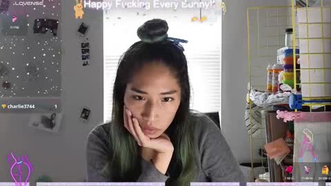 Snapshot of bunnycheekz chatting on December 9, 7:29 pm Tokki  bunny  online show from December 9, 7:29 pm