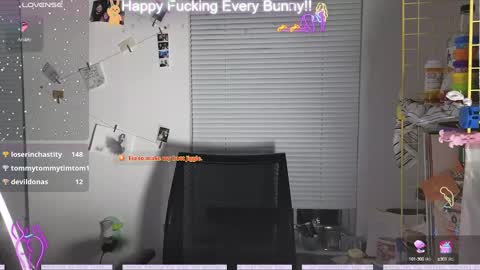 Snapshot of bunnycheekz chatting on December 9, 10:30 pm Tokki  bunny  online show from December 9, 10:30 pm