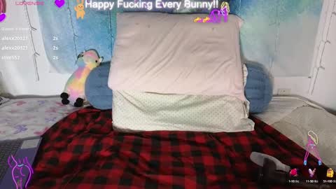 Snapshot of bunnycheekz chatting on January 28, 2:00 am Tokki  bunny  online show from January 28, 2:00 am