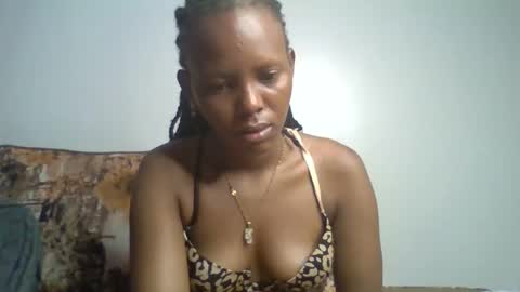 Snapshot of bunnydiva_ chatting on April 29, 1:43 am bunnydiva_ online show from April 29, 1:43 am