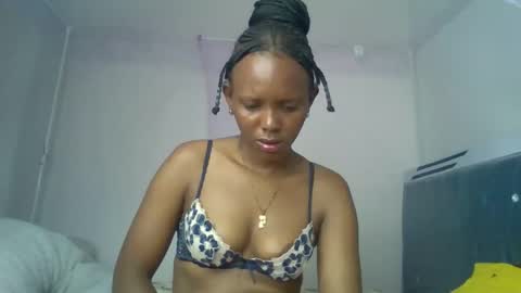 Snapshot of bunnydiva_ chatting on May 12, 2:08 am bunnydiva_ online show from May 12, 2:08 am