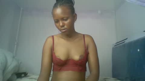 Snapshot of bunnydiva_ chatting on May 19, 12:27 am bunnydiva_ online show from May 19, 12:27 am