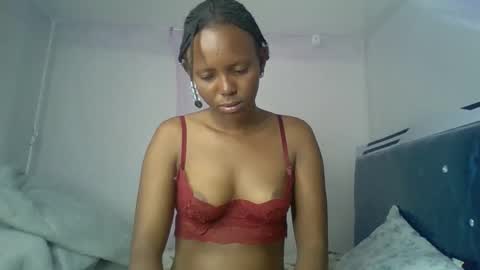 Snapshot of bunnydiva_ chatting on May 27, 2:41 am bunnydiva_ online show from May 27, 2:41 am
