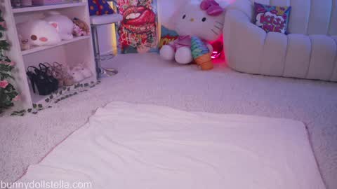 Snapshot of bunnydollstella chatting on May 15, 11:01 pm Stella online show from May 15, 11:01 pm