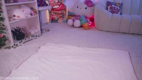 Snapshot of bunnydollstella chatting on May 15, 11:12 pm Stella online show from May 15, 11:12 pm