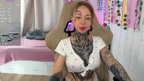 bunnykelly online show from April 13, 5:35 am