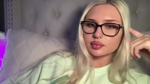 Snapshot of bunnykhalessi chatting on June 2, 3:08 am OnlyFans BunnyKhalessi online show from June 2, 3:08 am