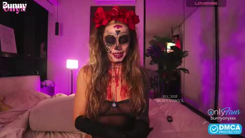 Snapshot of bunnyonyx chatting on October 31, 11:28 pm Stephanie Next stream TUESDAY 6pm PDT online show from October 31, 11:28 pm