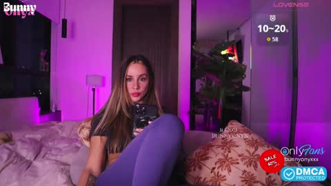 Snapshot of bunnyonyx chatting on November 3, 10:42 pm Stephanie Next stream TUESDAY 6pm PDT online show from November 3, 10:42 pm