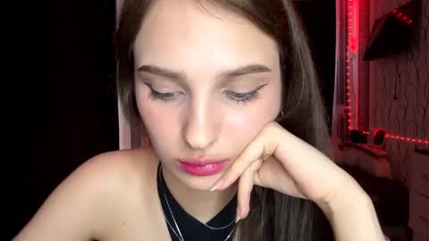 Bella online show from May 11, 2:45 pm