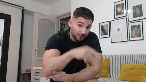 Snapshot of bunzdanny chatting on February 20, 4:25 pm BunzDanny online show from February 20, 4:25 pm