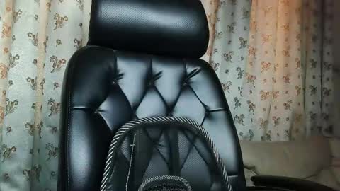 Hairy Arabian online show from April 9, 7:14 am