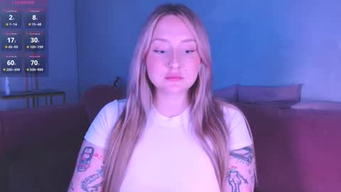 Snapshot of burn_lissa chatting on October 24, 7:32 pm Lissa online show from October 24, 7:32 pm