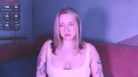 Snapshot of burn_lissa chatting on November 14, 8:07 pm Lissa online show from November 14, 8:07 pm