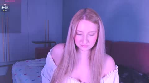 Snapshot of burn_lissa chatting on March 2, 10:49 pm Lissa online show from March 2, 10:49 pm