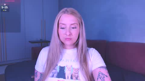 Snapshot of burn_lissa chatting on March 26, 7:41 pm Lissa online show from March 26, 7:41 pm