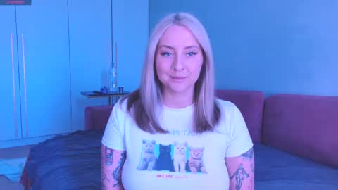 Snapshot of burn_lissa chatting on April 19, 10:36 am Lissa online show from April 19, 10:36 am