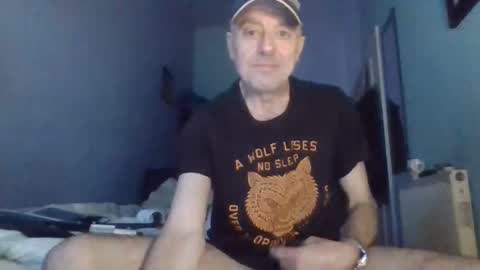 Snapshot of burnleyguy1977 chatting on April 15, 2:51 am burnleyguy1977 online show from April 15, 2:51 am