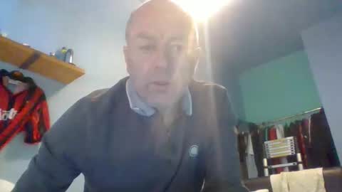 Snapshot of burnleyguy1977 chatting on April 28, 8:41 am burnleyguy1977 online show from April 28, 8:41 am