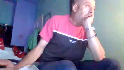 burnleyguy1977 online show from June 6, 9:14 am