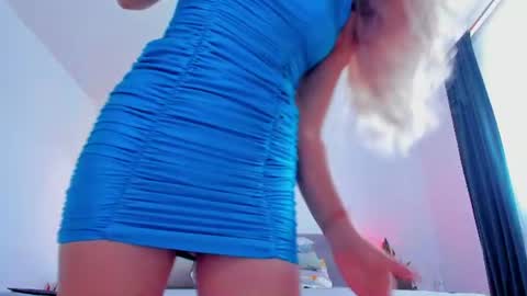 Snapshot of bush_woman chatting on June 11, 3:59 am Larisa online show from June 11, 3:59 am