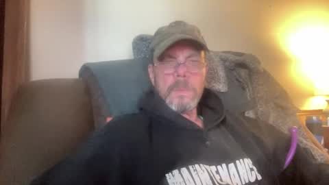 Snapshot of bushbeautician chatting on February 2, 9:34 pm bushbeautician online show from February 2, 9:34 pm